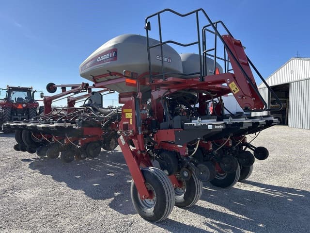 Image of Case IH 1255 equipment image 4