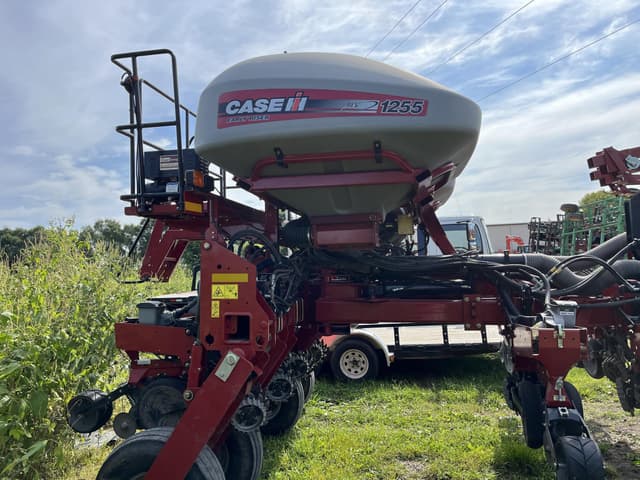 Image of Case IH 1255 equipment image 2