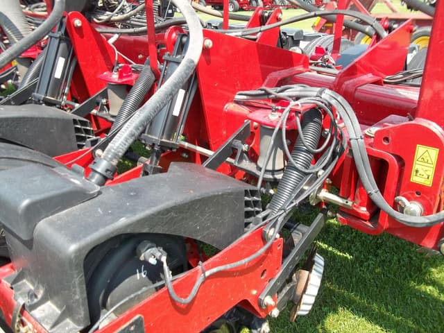 Image of Case IH 1255 equipment image 4