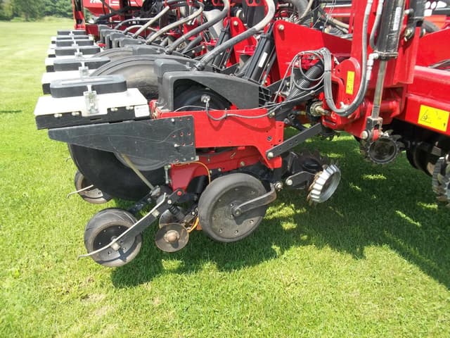 Image of Case IH 1255 equipment image 3