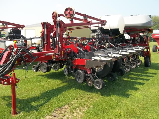 Image of Case IH 1255 equipment image 1