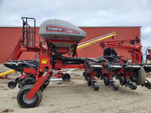 Image of Case IH 1255 equipment image 2