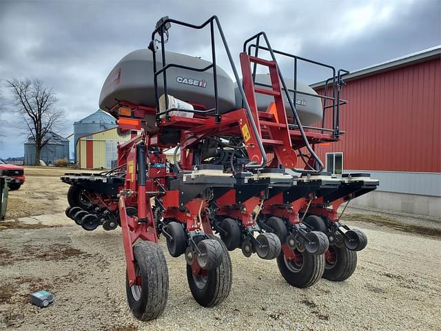 Image of Case IH 1255 equipment image 4