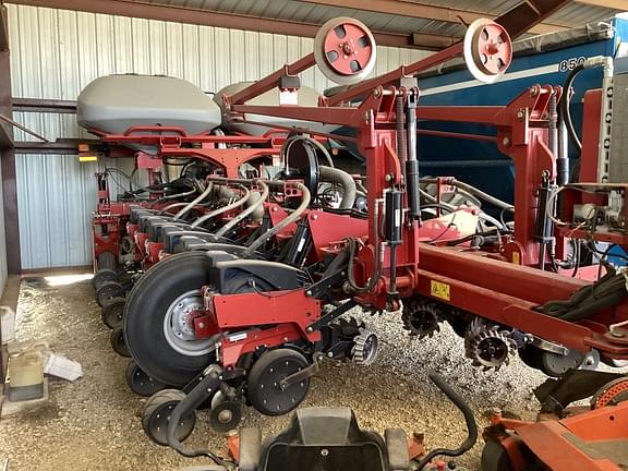 Image of Case IH 1255 equipment image 1