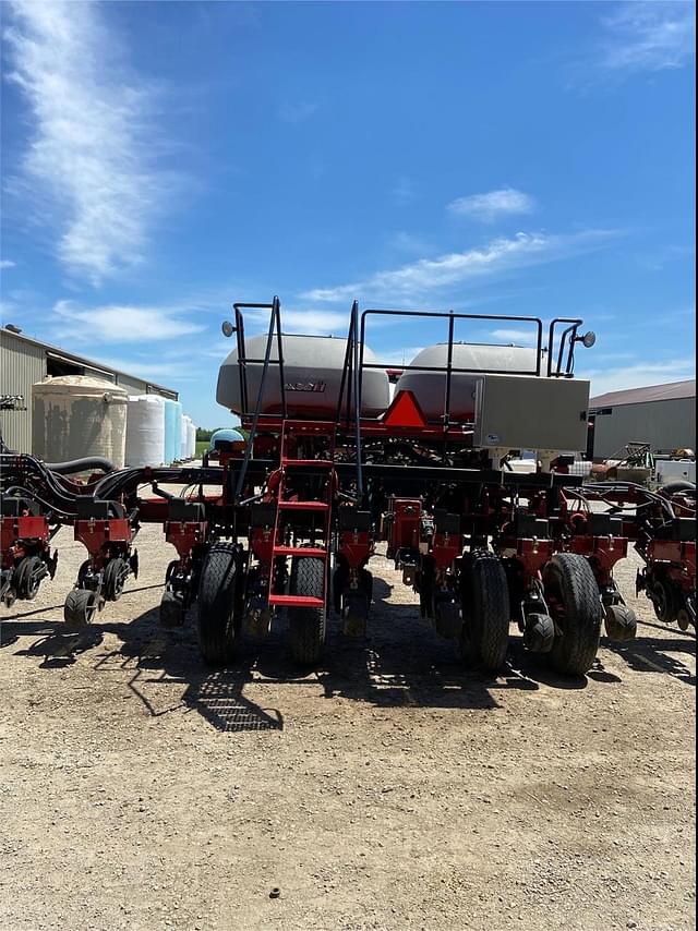 Image of Case IH 1255 equipment image 2