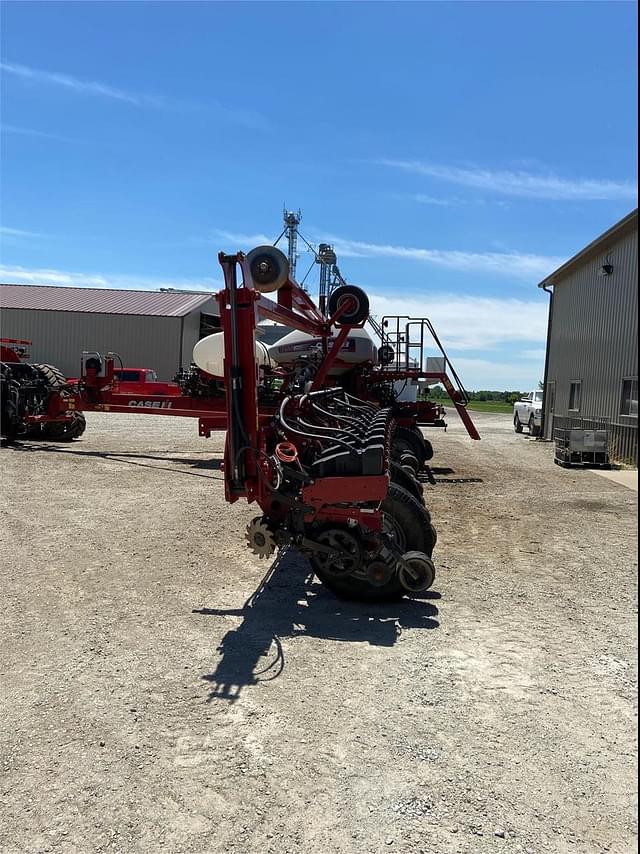 Image of Case IH 1255 equipment image 4