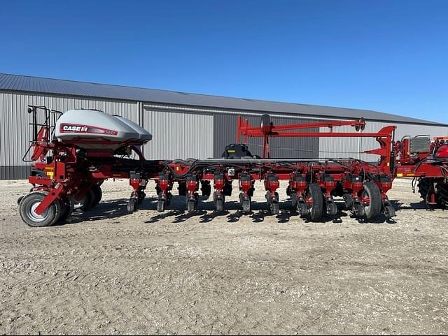 Image of Case IH 1255 equipment image 1