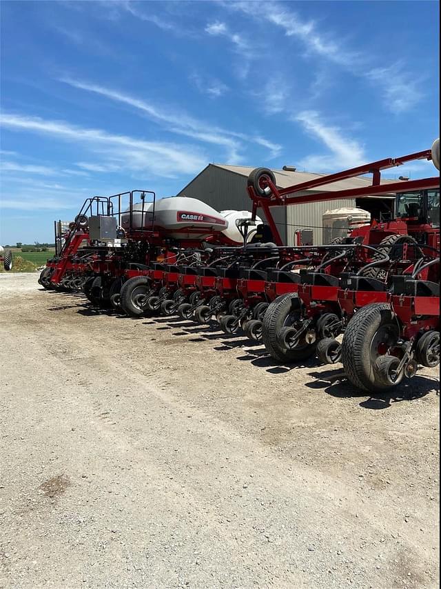 Image of Case IH 1255 equipment image 1