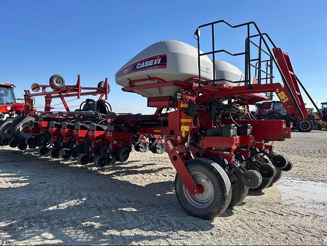 Image of Case IH 1255 equipment image 4