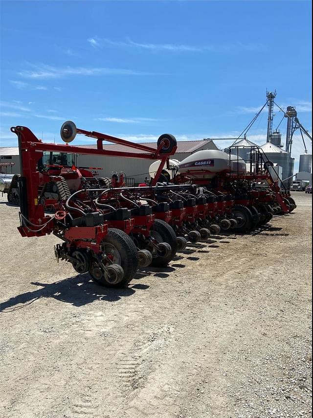 Image of Case IH 1255 equipment image 3