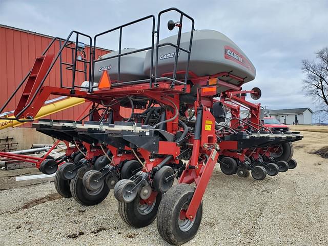 Image of Case IH 1255 equipment image 3