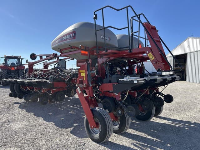 Image of Case IH 1255 equipment image 4