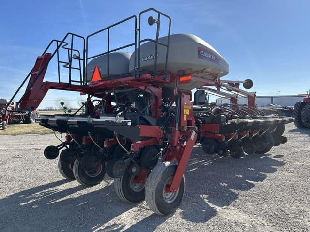 Image of Case IH 1255 equipment image 2