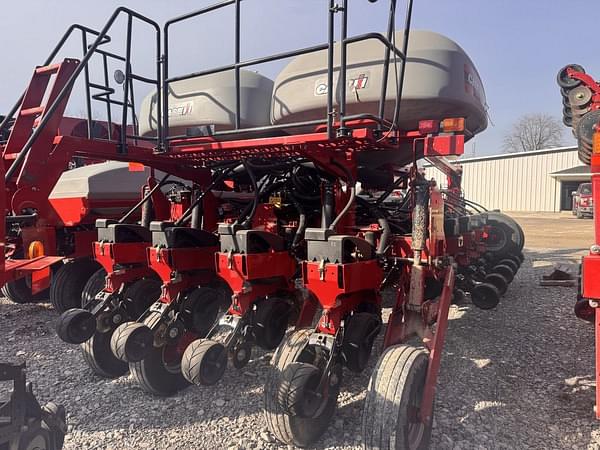 Image of Case IH 1255 equipment image 3