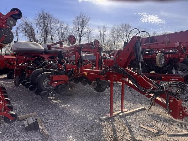 Image of Case IH 1255 equipment image 1