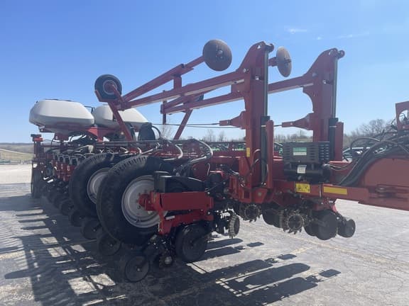 Image of Case IH 1255 equipment image 4