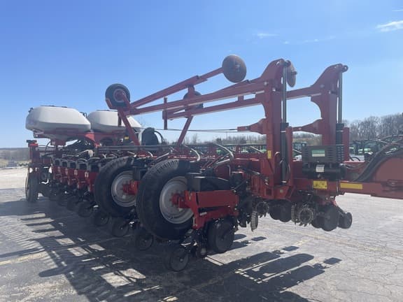 Image of Case IH 1255 equipment image 3