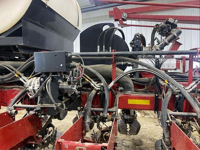 Image of Case IH 1255 equipment image 2