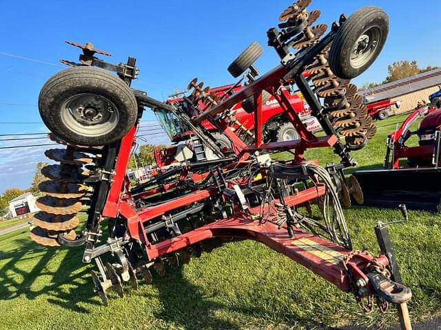 Image of Case IH 335VT equipment image 3