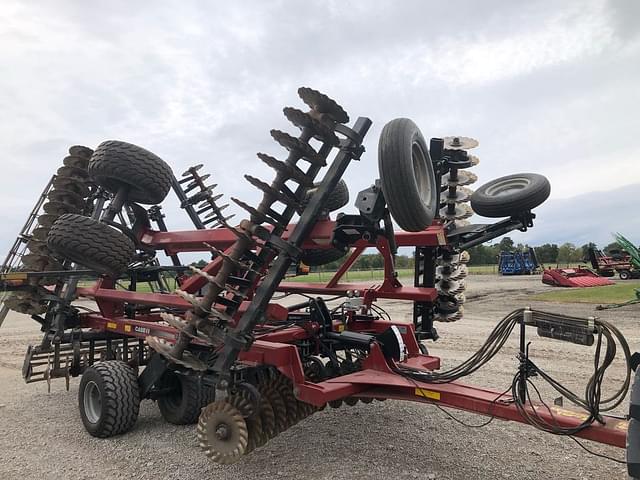 Image of Case IH 335VT equipment image 4