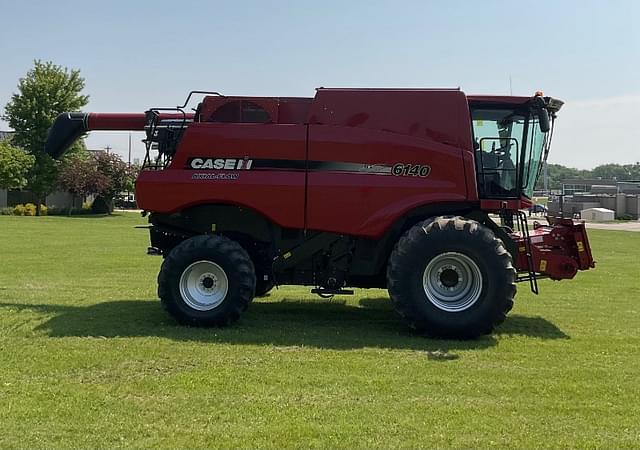 Image of Case IH 6140 equipment image 4