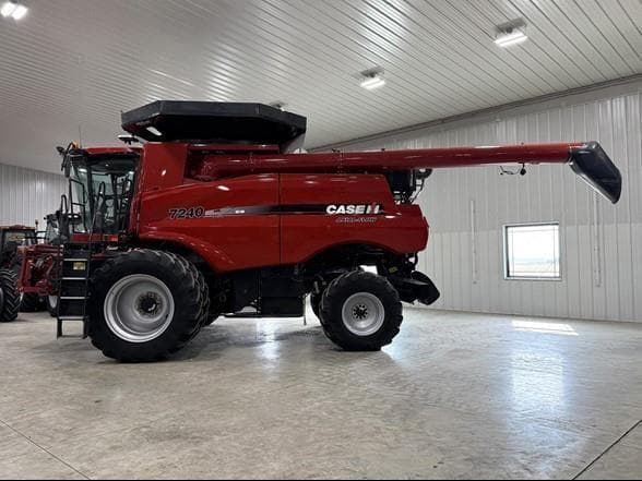 Image of Case IH 7240 equipment image 3