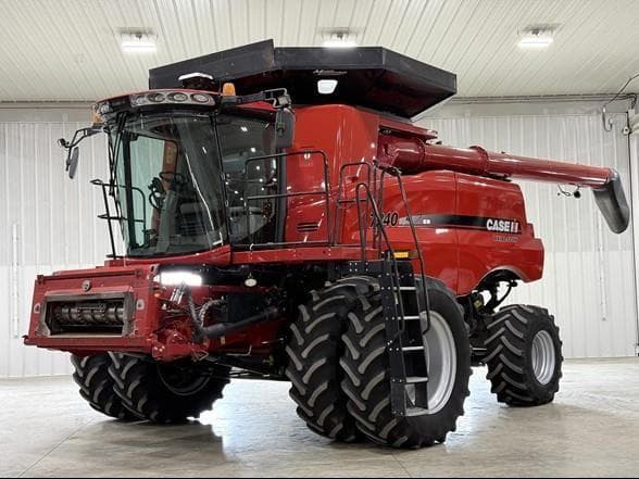 Image of Case IH 7240 equipment image 1