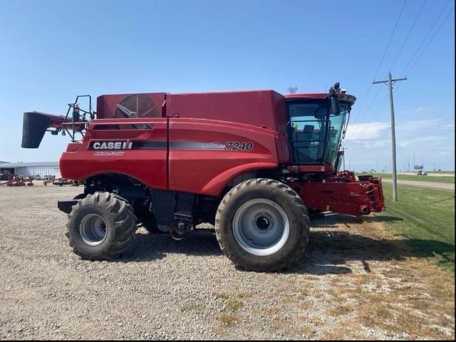 Image of Case IH 7240 equipment image 1