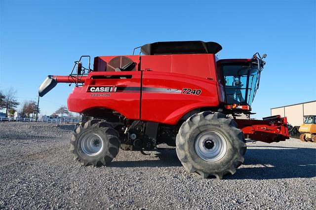 Image of Case IH 7240 equipment image 3