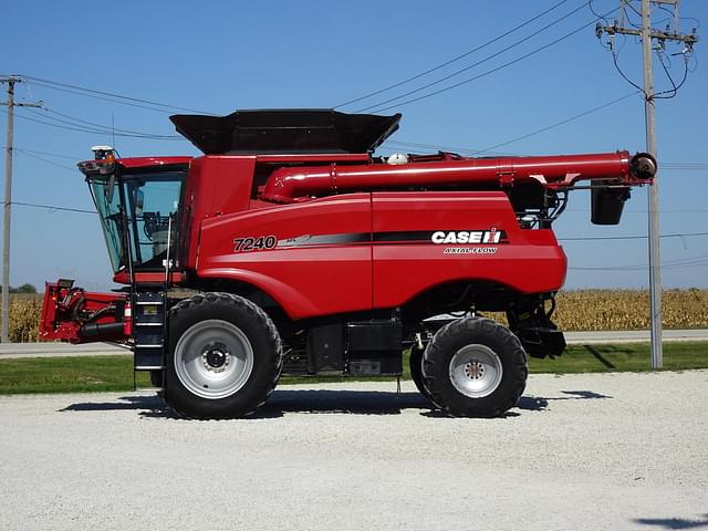 Image of Case IH 7240 equipment image 2