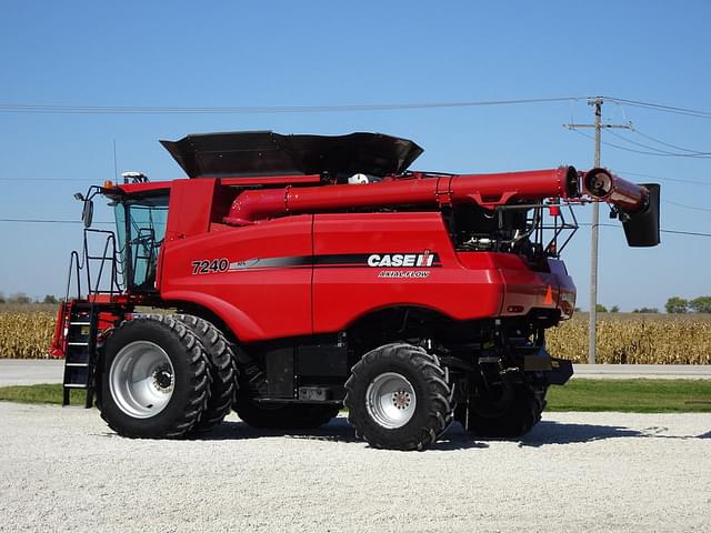 Image of Case IH 7240 equipment image 3