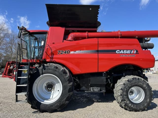 Image of Case IH 7240 equipment image 2