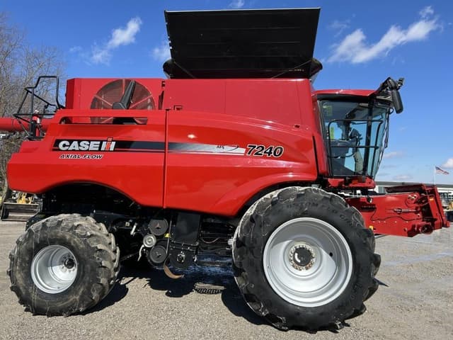 Image of Case IH 7240 equipment image 3