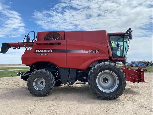 Image of Case IH 7240 equipment image 1