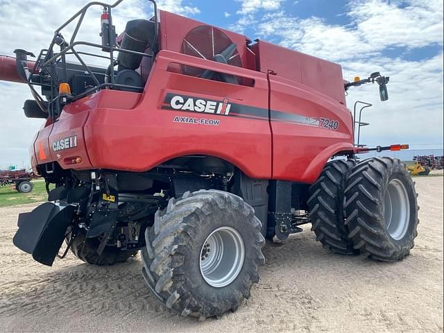 Image of Case IH 7240 equipment image 2