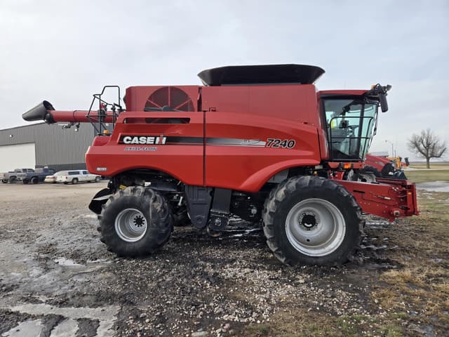 Image of Case IH 7240 equipment image 4