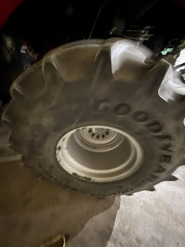 Image of Case IH 8240 equipment image 2