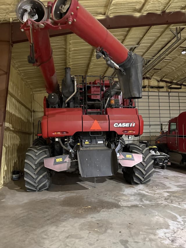 Image of Case IH 8240 equipment image 1