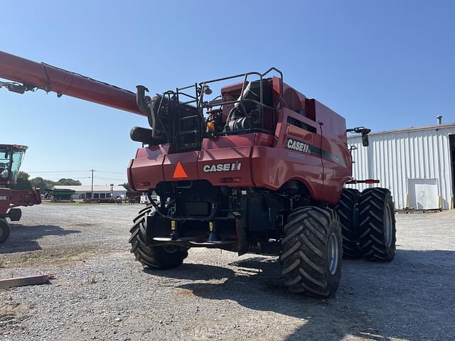 Image of Case IH 8240 equipment image 2