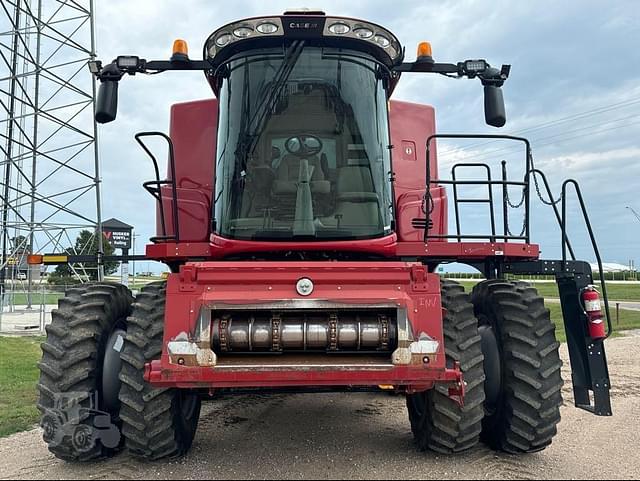 Image of Case IH 8240 equipment image 1