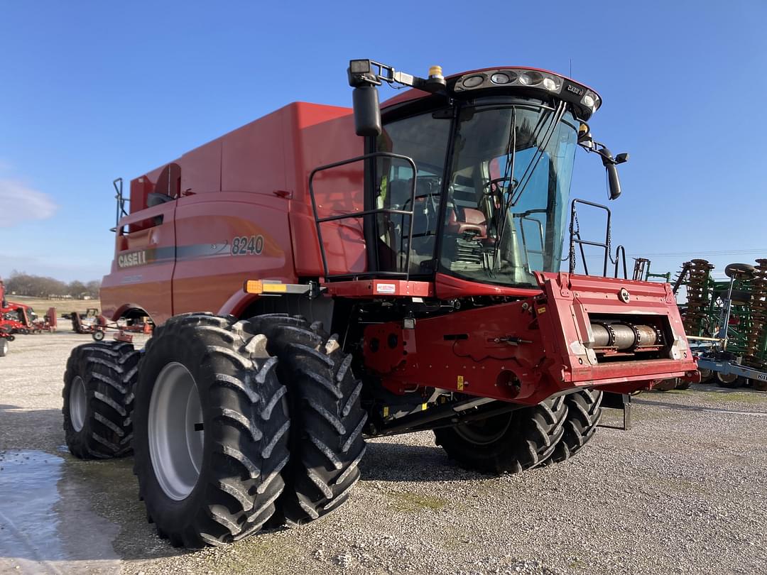 Image of Case IH 8240 Primary image