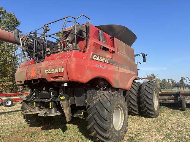 Image of Case IH 8240 equipment image 1