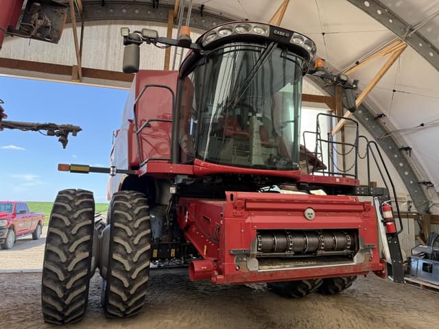 Image of Case IH 8240 equipment image 3