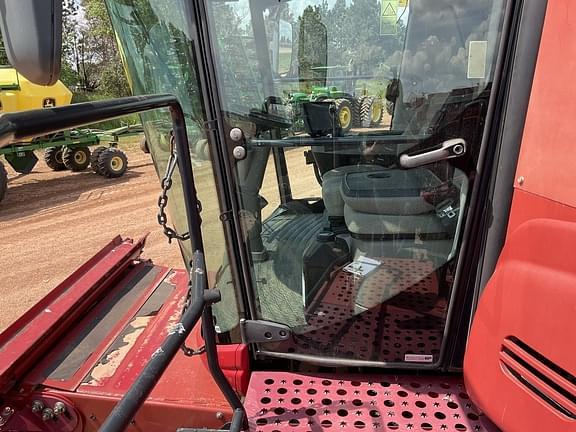 Image of Case IH 8240 equipment image 4