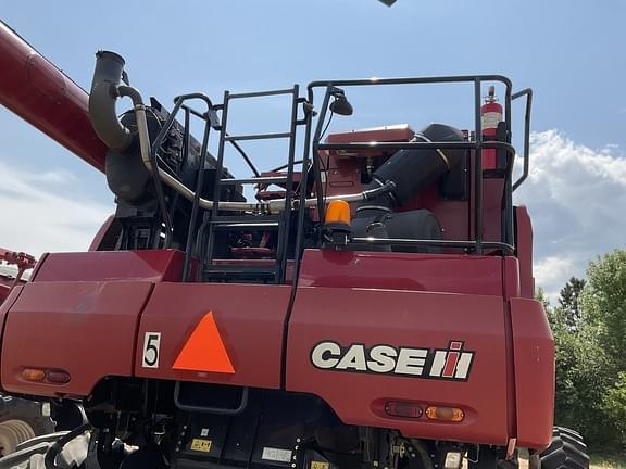 Image of Case IH 8240 equipment image 2