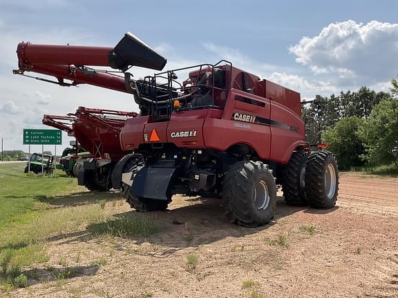 Image of Case IH 8240 equipment image 3
