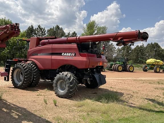 Image of Case IH 8240 equipment image 1