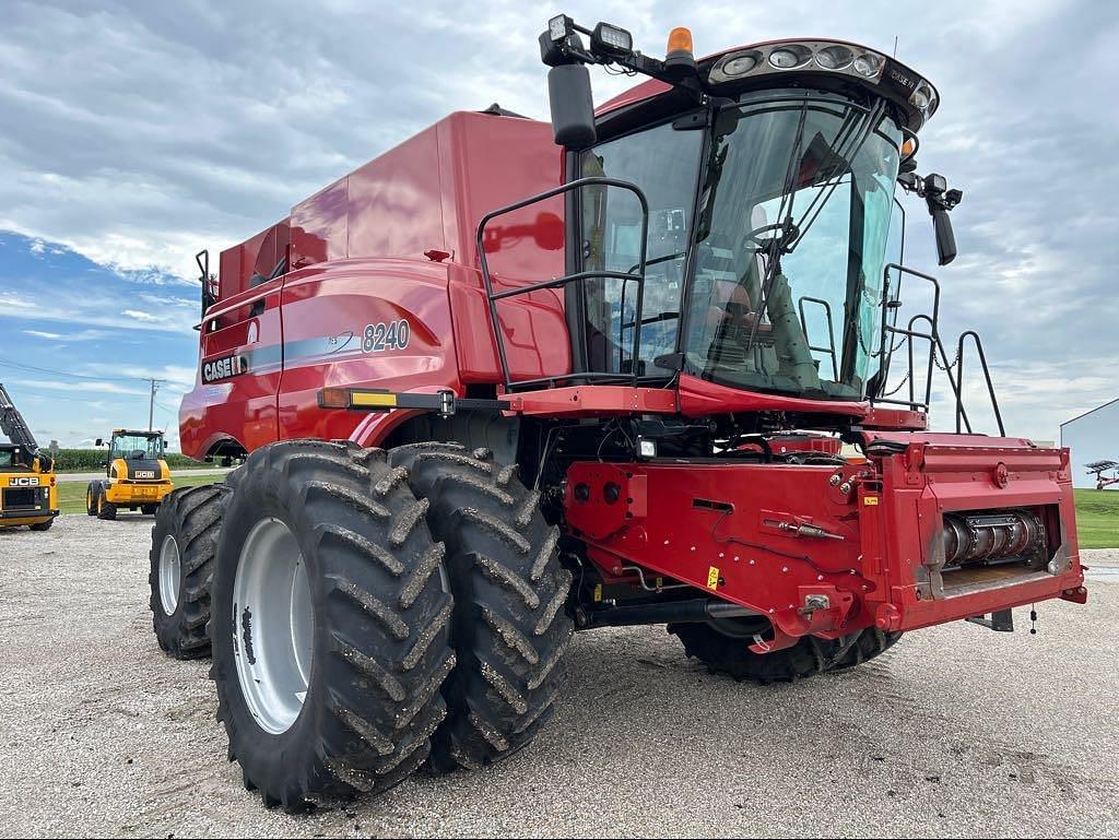 Image of Case IH 8240 Primary image