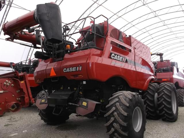 Image of Case IH 8240 equipment image 3