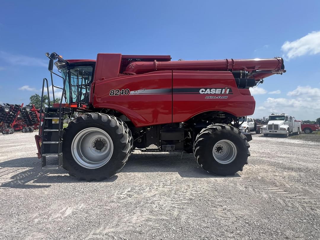 Image of Case IH 8240 Primary image